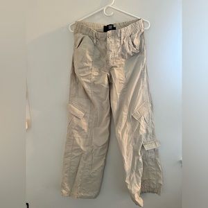 BDG y2k cargo pant. Relaxed fit low rise.